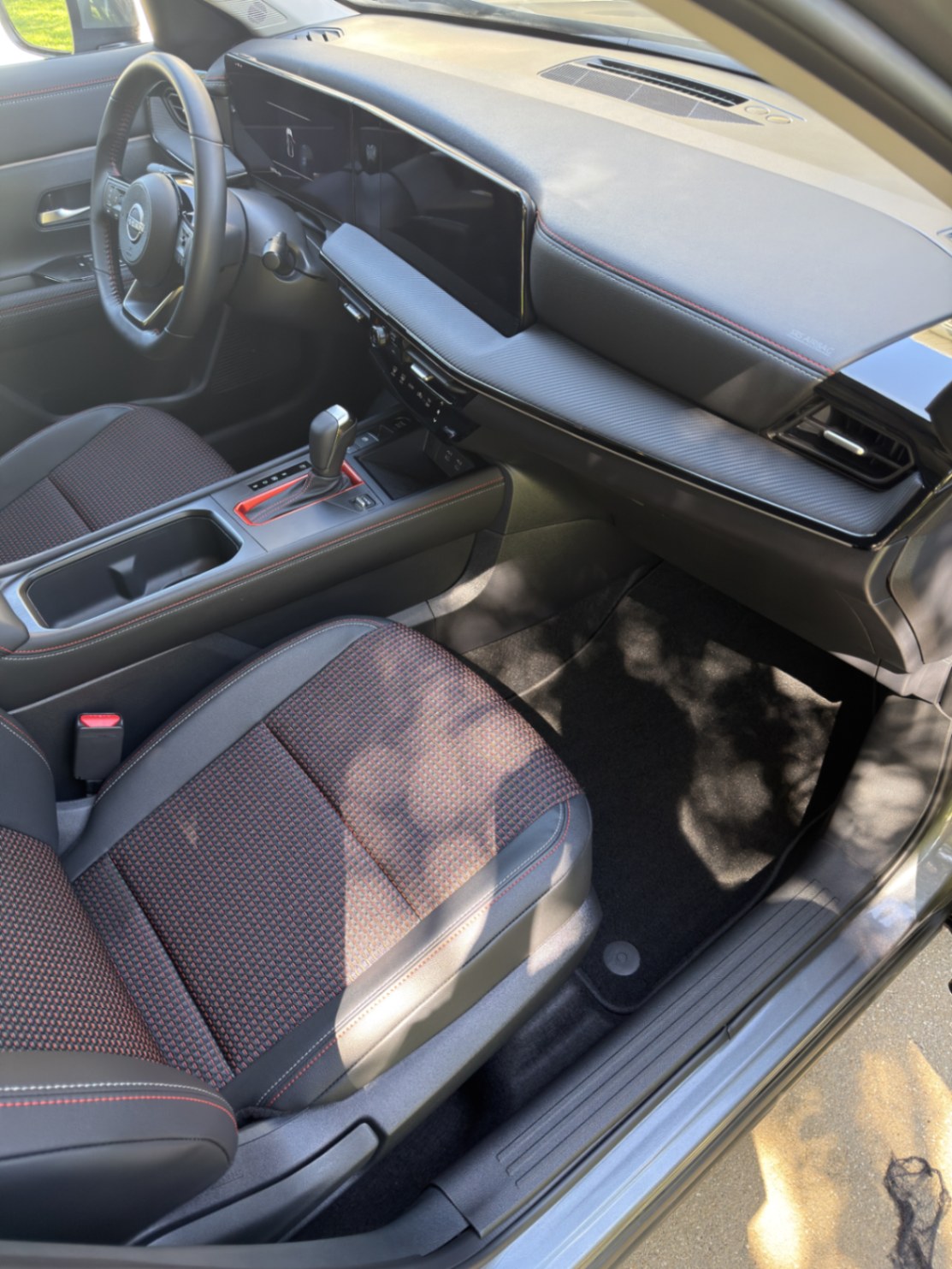 Nissan passenger side interior spotless after service